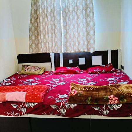 Jai Hanuman Guest House Palsana  Екстериор снимка