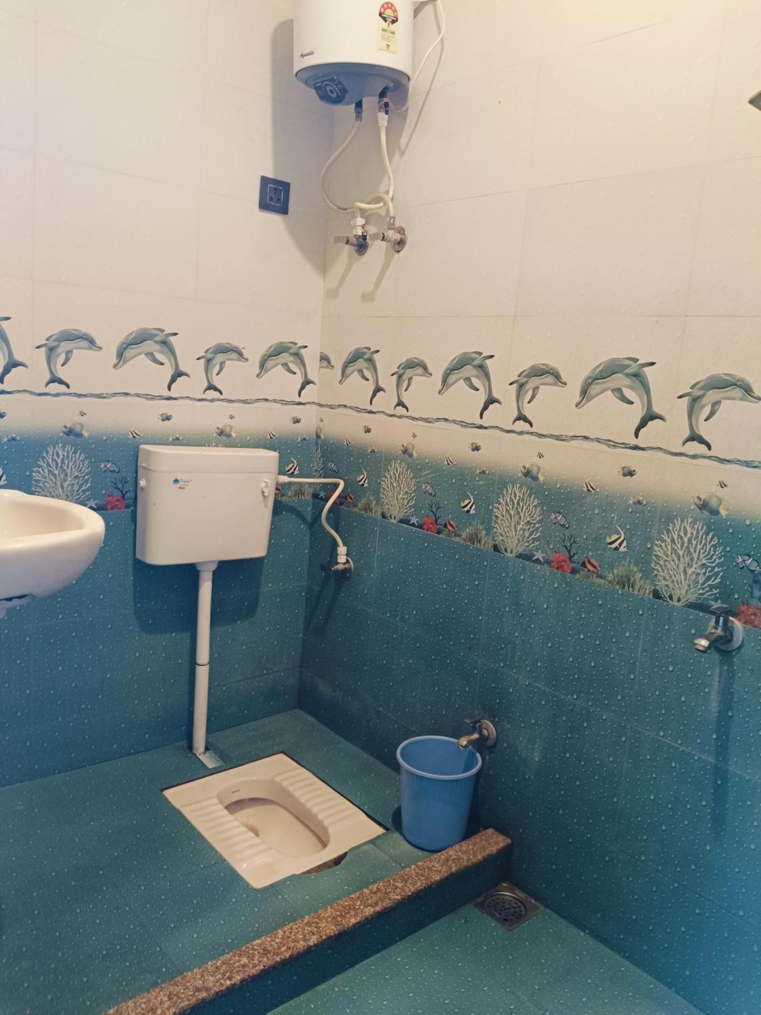 Jai Hanuman Guest House Palsana  Екстериор снимка