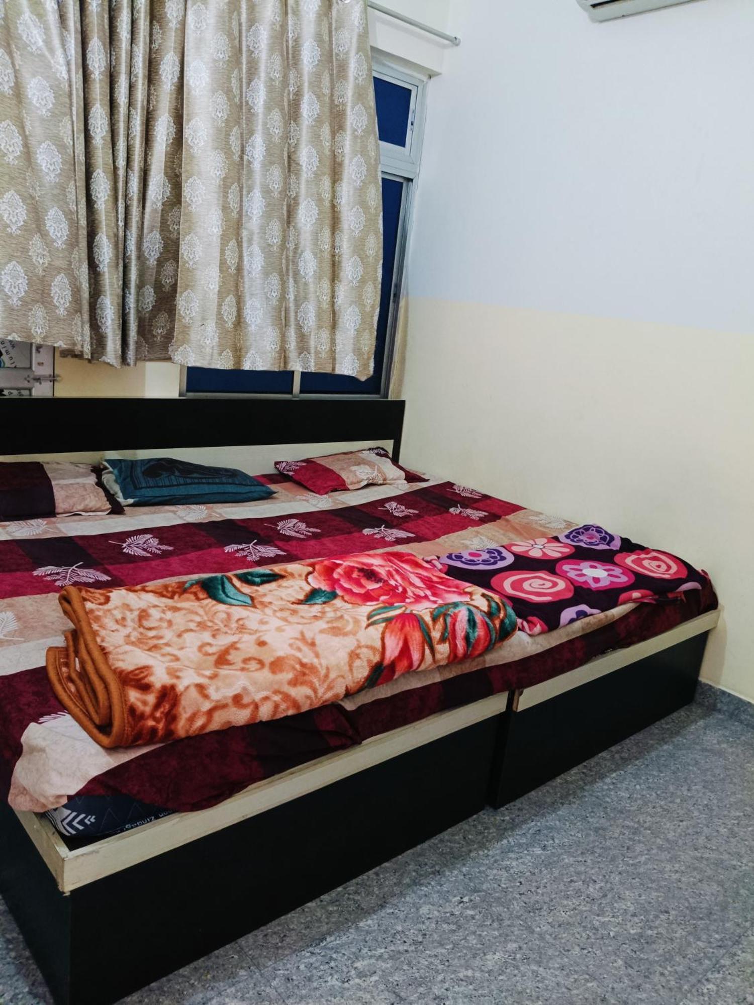 Jai Hanuman Guest House Palsana  Екстериор снимка