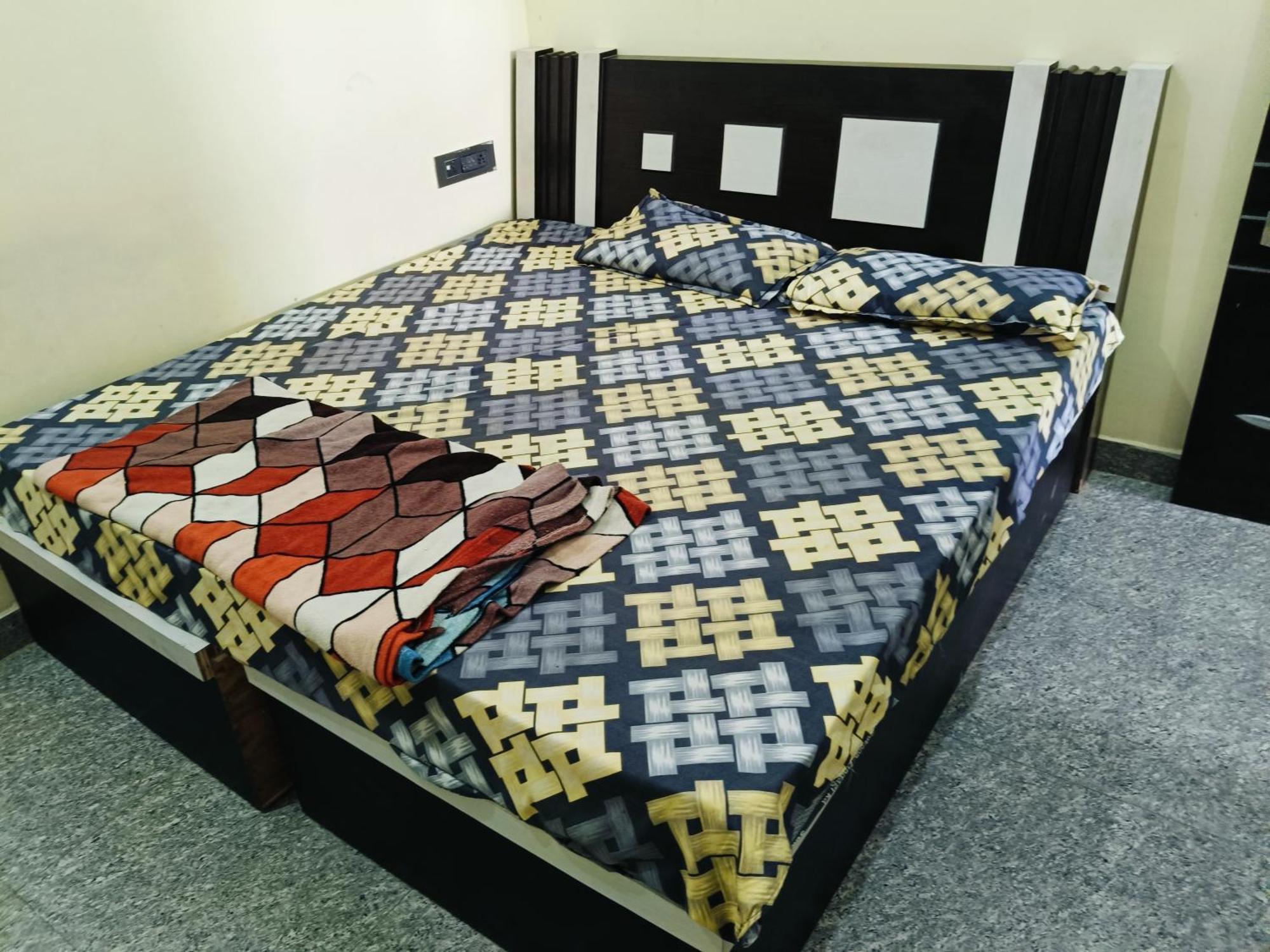 Jai Hanuman Guest House Palsana  Екстериор снимка