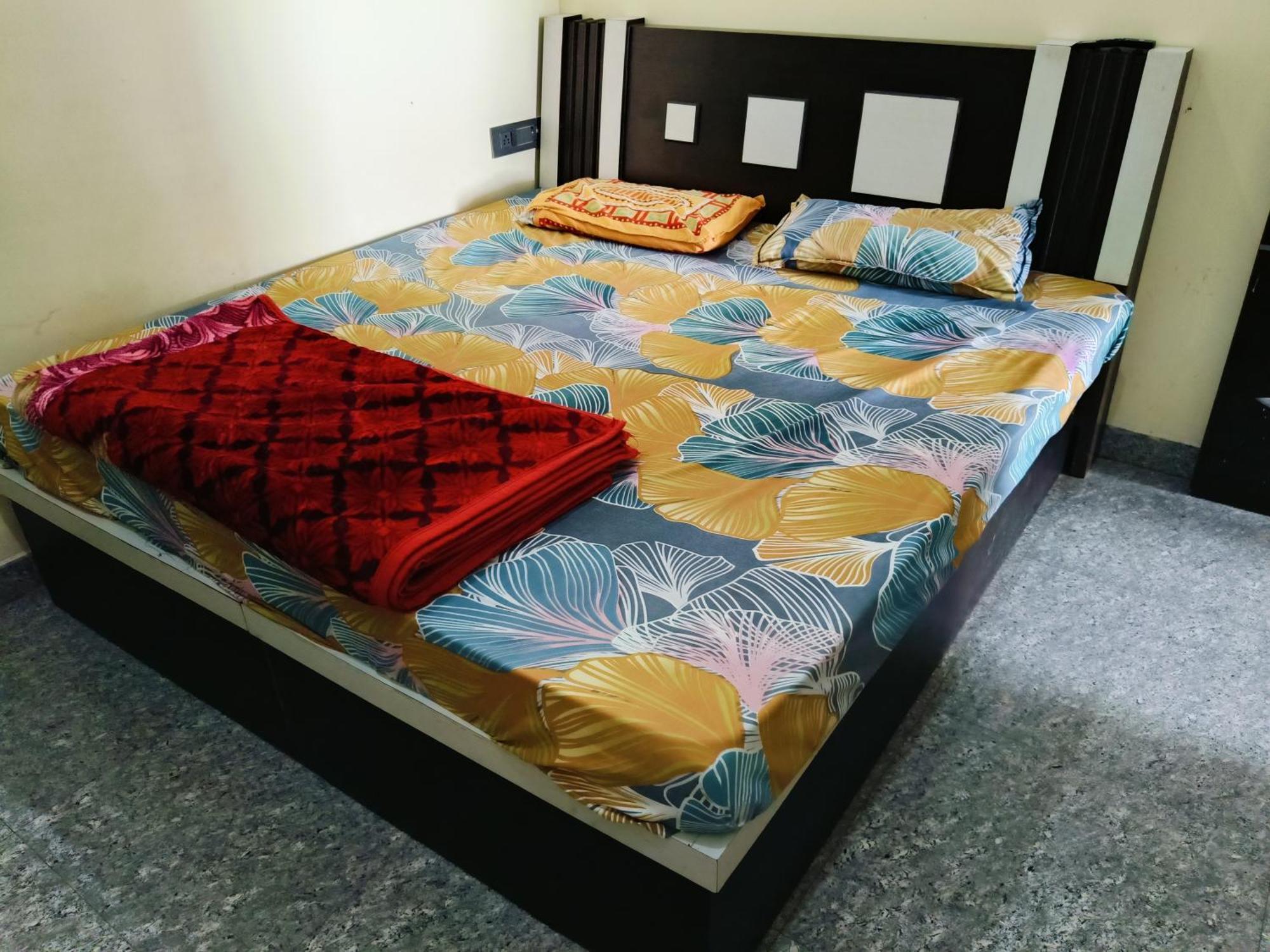 Jai Hanuman Guest House Palsana  Екстериор снимка