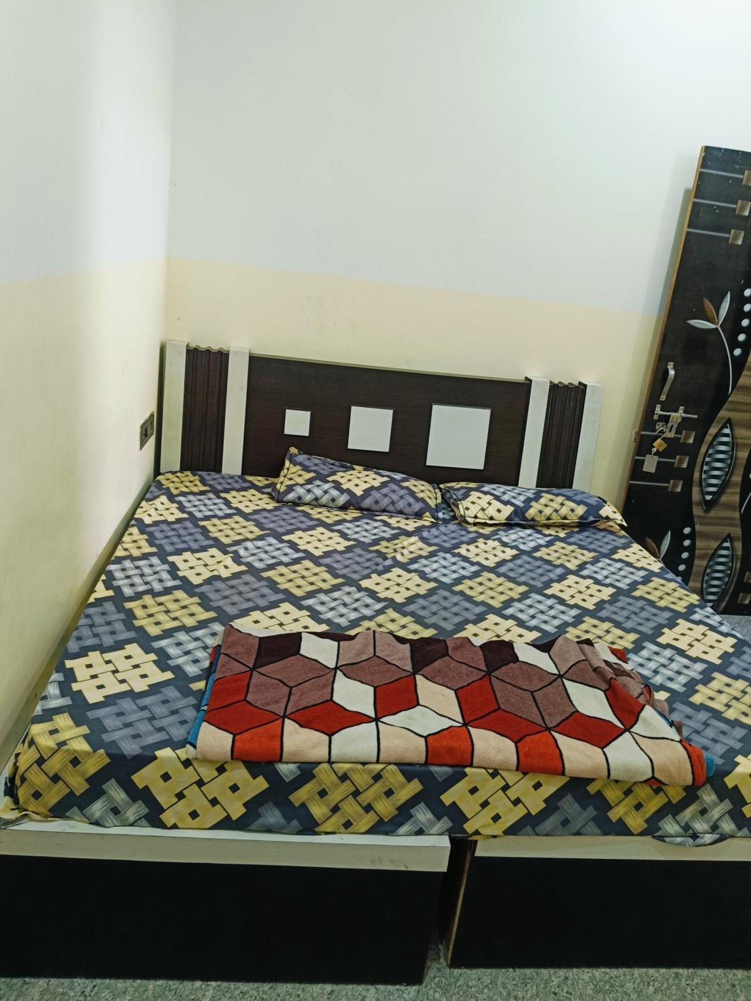 Jai Hanuman Guest House Palsana  Екстериор снимка