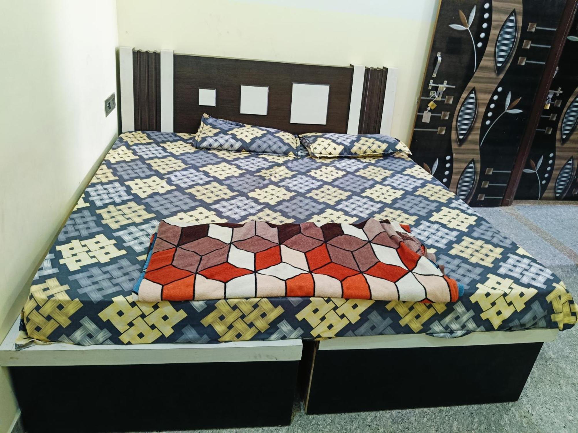 Jai Hanuman Guest House Palsana  Екстериор снимка