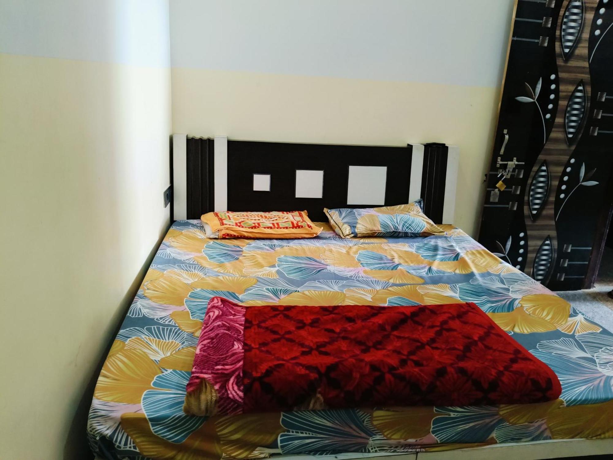 Jai Hanuman Guest House Palsana  Екстериор снимка